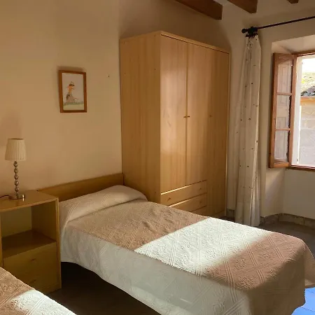 Сasa de vacaciones Casa En El Centro De Pollensa, A 10 Metros De La Escalinata Del Calvario, 6 Personas, Con Wifi Y A.c
