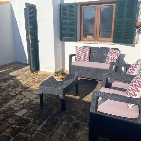 Dom wakacyjny Casa Nuria, En El Centro, Al Lado De La Escalinata Del Calvario 6 Personas *