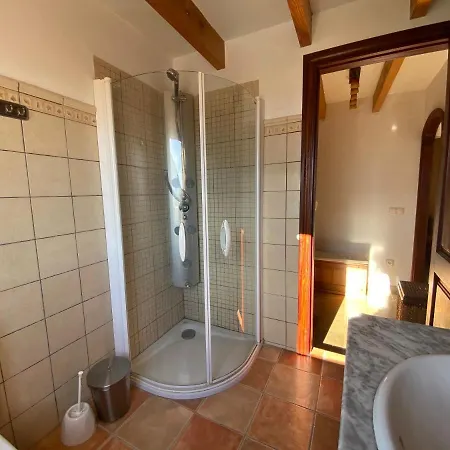 Casa Nuria, En El Centro, Al Lado De La Escalinata Del Calvario 6 Personas *