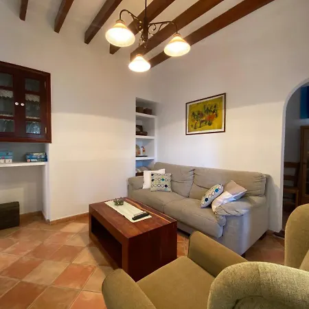 Casa Nuria, En El Centro, Al Lado De La Escalinata Del Calvario 6 Personas Дом отдыха Польенса
