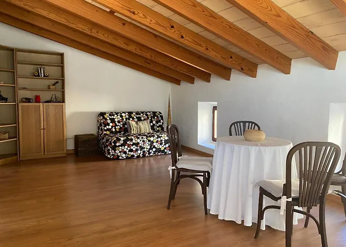 Dom wakacyjny Casa Nuria, En El Centro, Al Lado De La Escalinata Del Calvario 6 Personas *