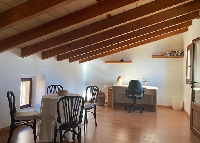 Casa Nuria, En El Centro, Al Lado De La Escalinata Del Calvario 6 Personas *