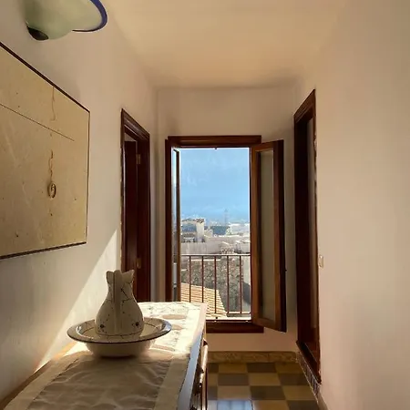 Casa Nuria, En El Centro, Al Lado De La Escalinata Del Calvario 6 Personas *